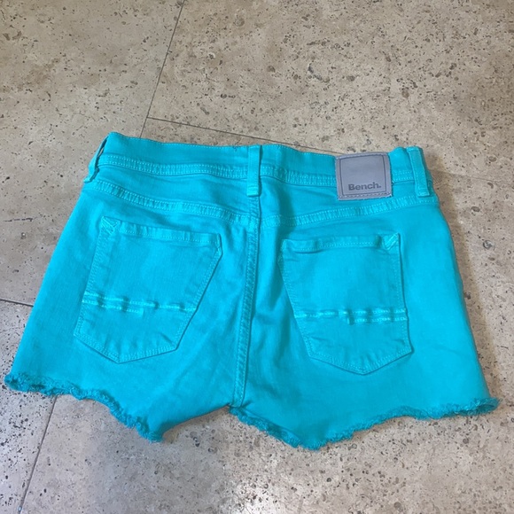 Bench Shorts - Picture 3 of 4